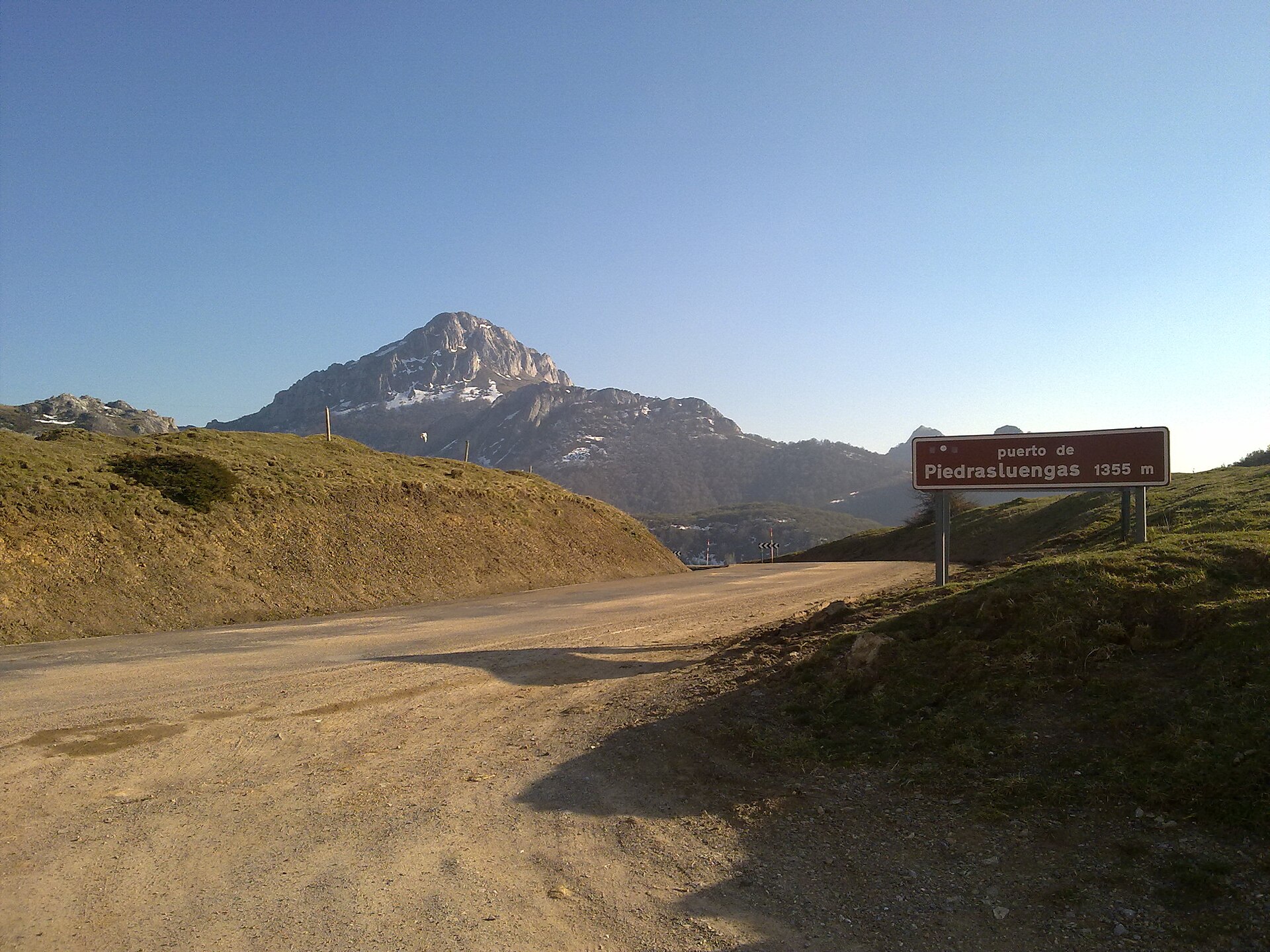 Mirador de Piedrasluengas con los Picos de Europa al fondo